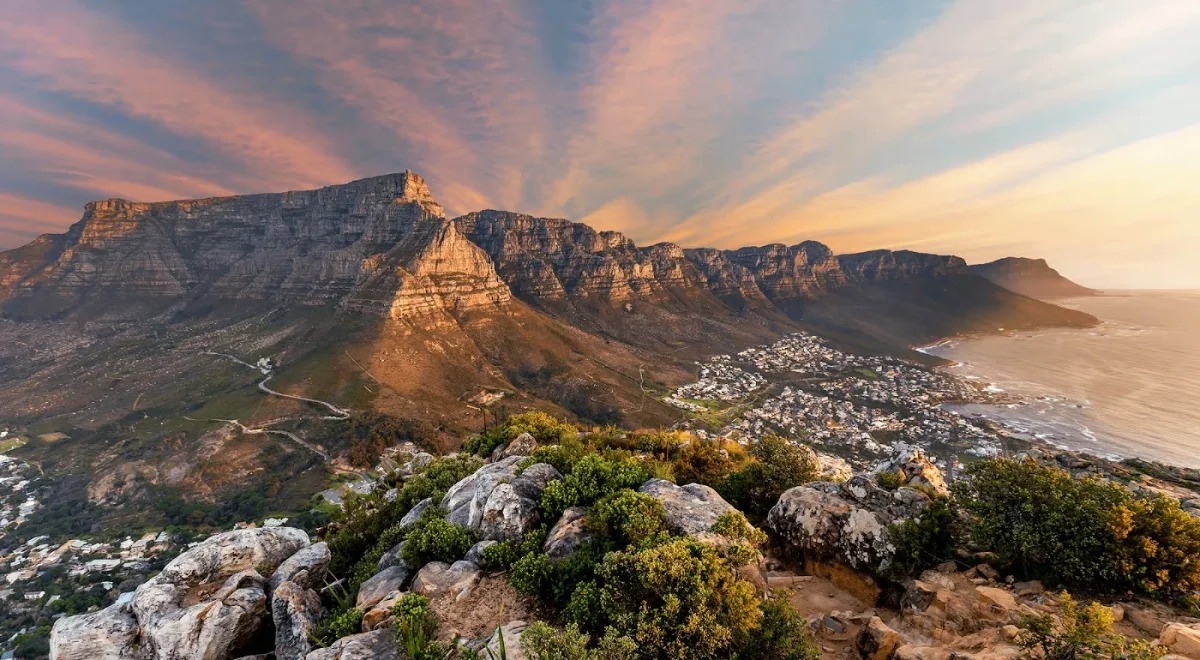 Table Mountain and the Cape Town coastline